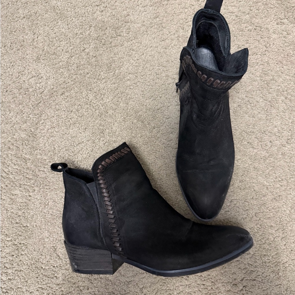 Bueno Women's Black Leather Ankle Boots - Picture 2 of 4